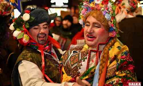 З танцями і колядками: центром Франківська пройшов яскравий парад Маланок (ФОТО, ВІДЕО)