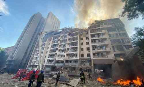 У Києві зранку пролунала низка вибухів у Шевченківському районі